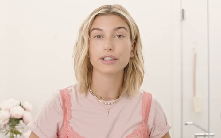 Bagikan Video Tutorial Make Up, Wajah Hailey Baldwin Dibully Terlalu Maskulin