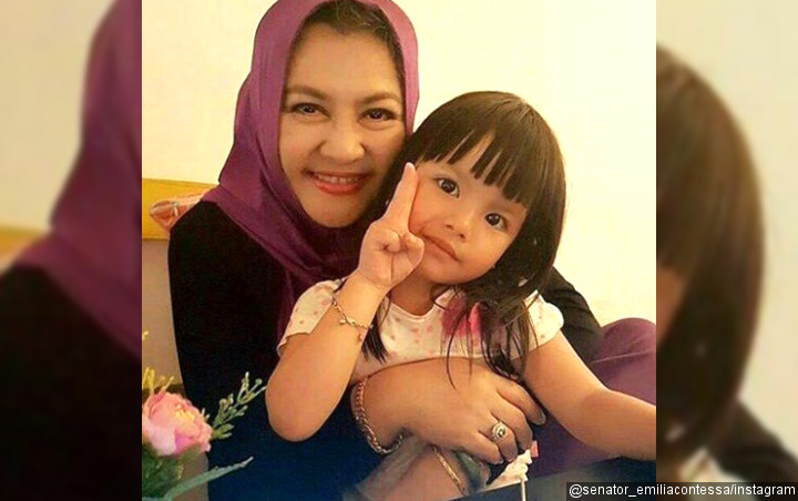 Emilia Contessa Bagikan Foto Bersama Putri Denada, Warganet Kembali Haru