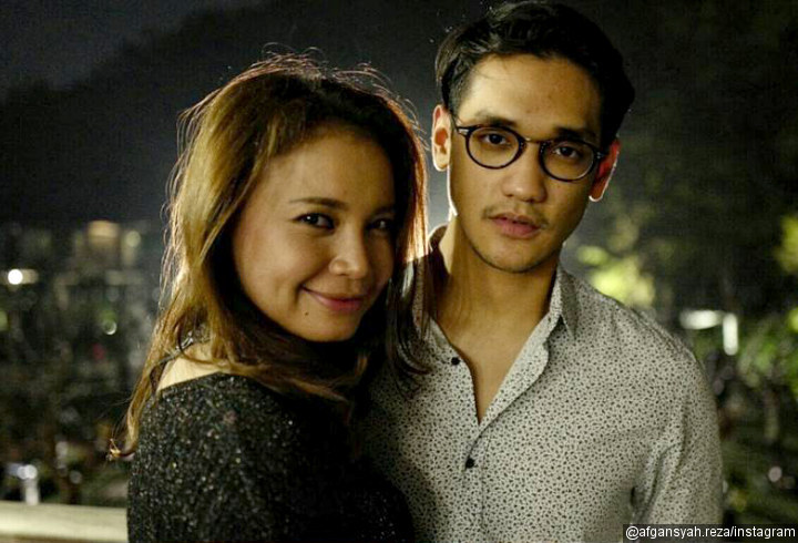 Tak Sekedar Rekan Duet, Afgan Bahkan Gandeng Rossa ke Acara Nikahan