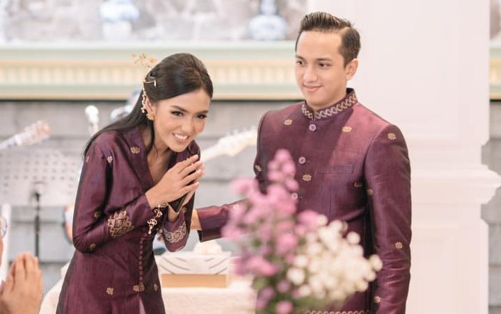 Unduh 4100 Koleksi Background Foto Nikah 2018 Gratis