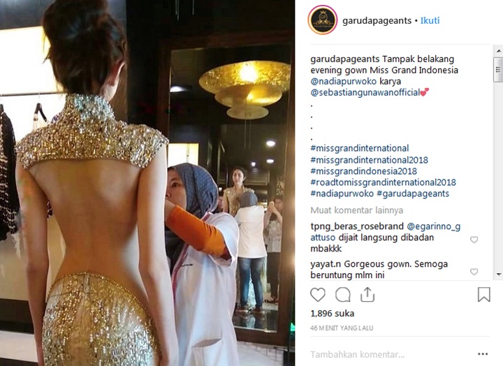 Gaun Emas Nadia Purwoko