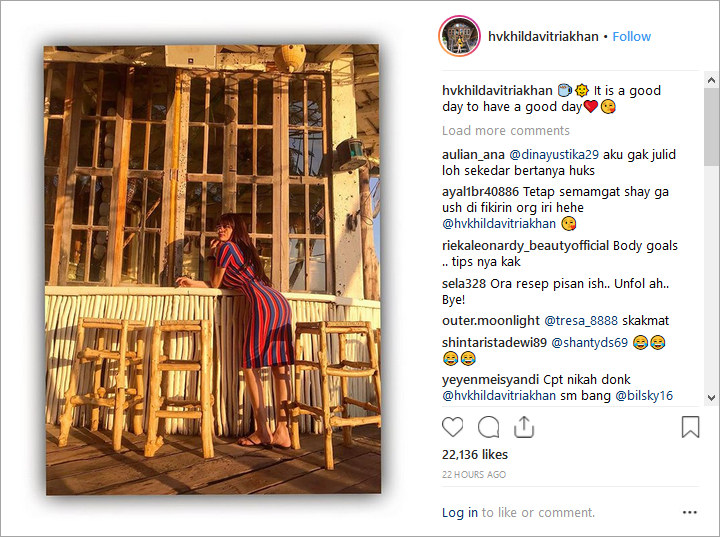 Pose Hilda Vitria Bikin Salfok