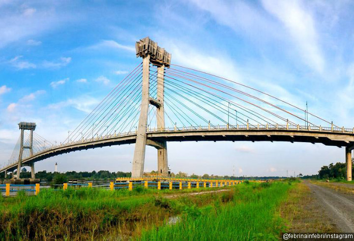 Jembatan Tengku Agung Sultanah Latifah di Kota Siak Sri Indrapura
