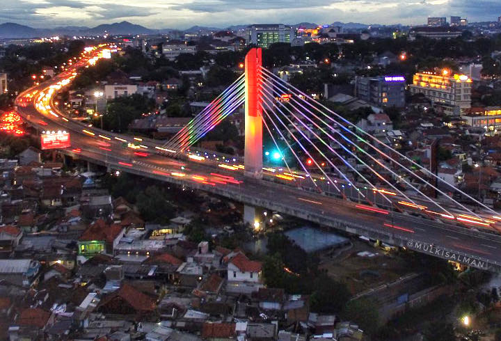 Jembatan Pasupati di Bandung dengan Satu Penyangga