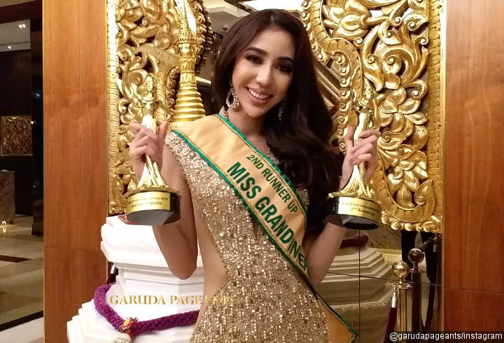 Nadia Purwoko menjadi juara tiga dan menerima gelar Miss Social Media