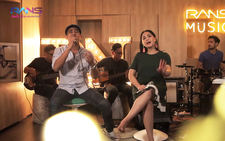 Jadi Trending, Manisnya Nagita Slavina-Rio Febrian Cover Lagu 'Karna Su Sayang'