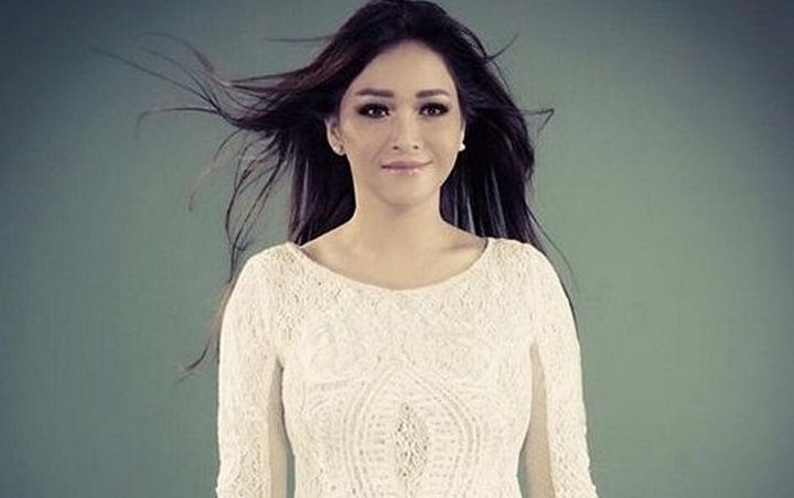 Sahabat Bocorkan Dua Kebaya Untuk Pernikahan Maia Estianty