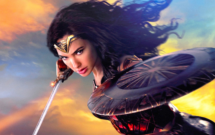 Tampil Jadul di 'Wonder Woman 1984', Cantiknya Gal Gadot Saat Dandan Ala Diana Prince