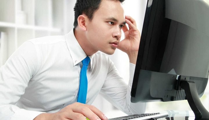 Terlalu Lama Melihat Layar Monitor, Baik Komputer, TV Maupun Ponsel