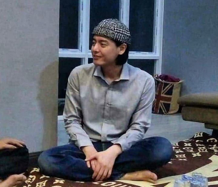 Nama Roger Danuarta Ramai Disorot Publik Usai Memutuskan Menjadi Mualaf