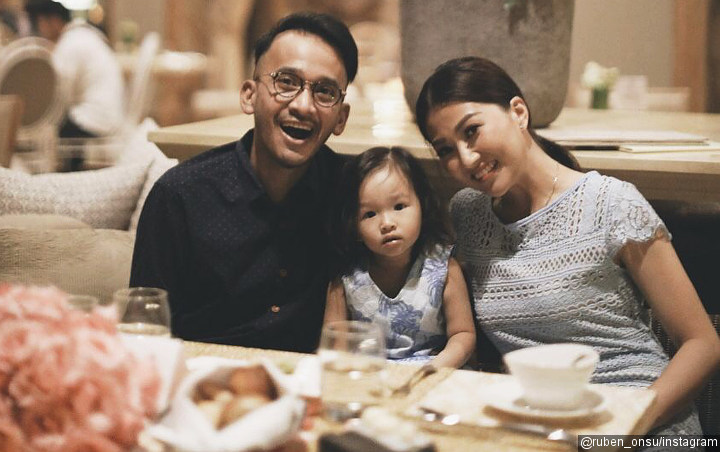 Ruben Onsu Mendadak Jadi 'Tukang Pijat' Keluarga, Suara Sang Buah Hati Curi Perhatian