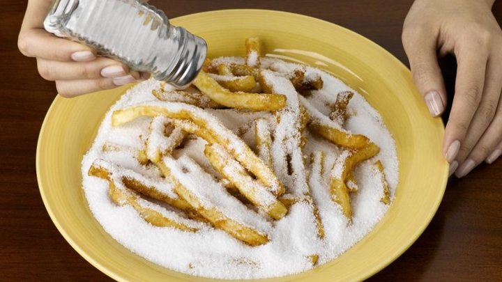 Mengurangi Asupan Garam dan Makanan Asin