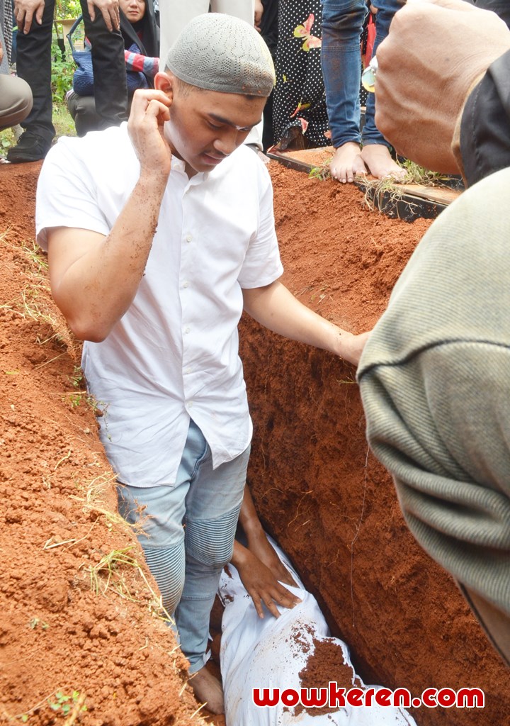 Terakhir Ketemu Saat Masih SD, Anak Sulung Nangis Kenang Pesan George Taka 1