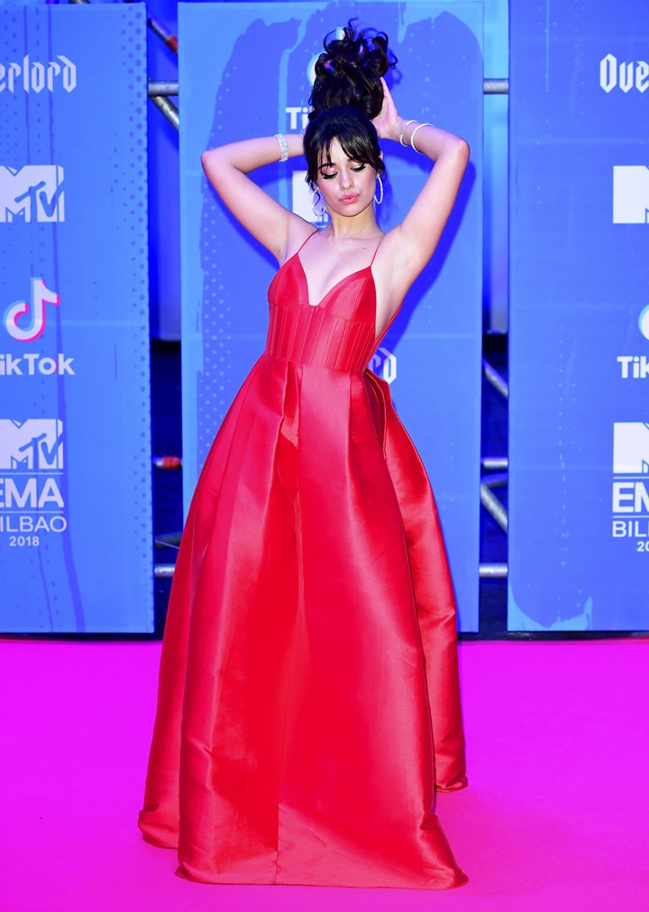 Penampilan Camila Cabello Tak Pernah Mengecewakan