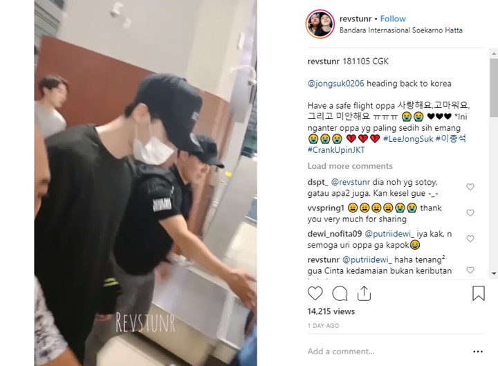 Video Lee Jong Suk Menunduk di Bandara