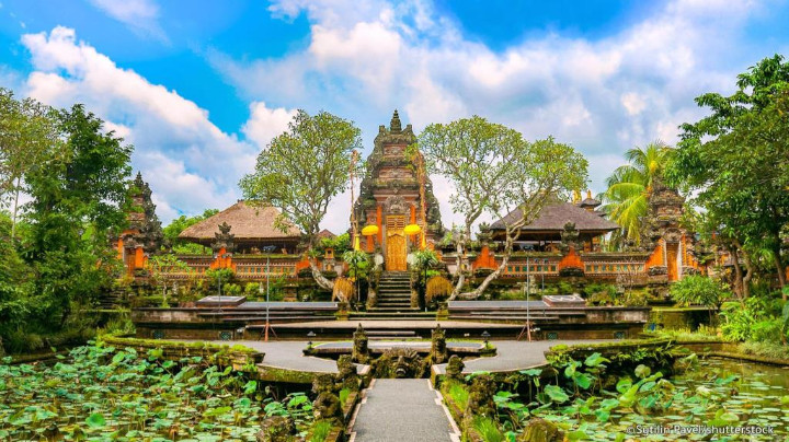 Mempelajari Peninggalan Sejarah di Istana Puri Saren Ubud, Bali