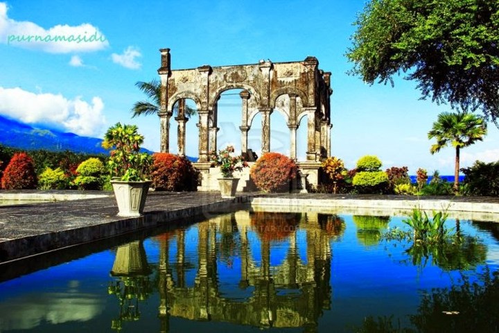Istana Air Taman Ujung Karangasem, Spot Instagramable dan Bersejarah di Bali