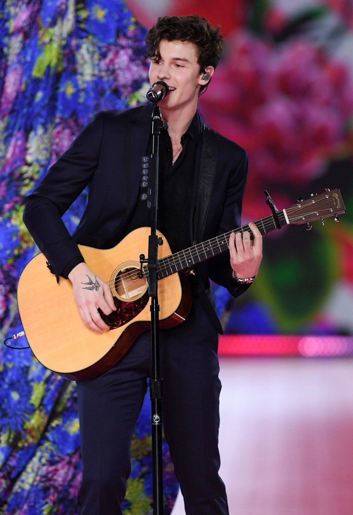 Shawn Mendes Tampil Di Fashion Show Victoria's Secret 2018