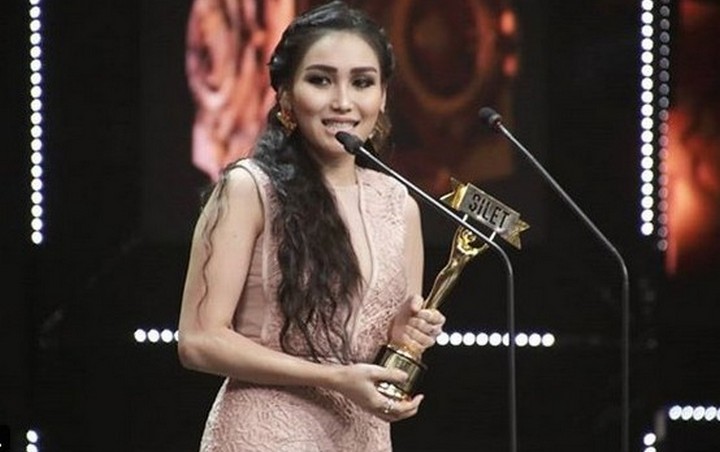 Ayu Ting Ting Jadi 'Kontroversi Tersilet' di Silet Awards 2018, Netter: Cocok!