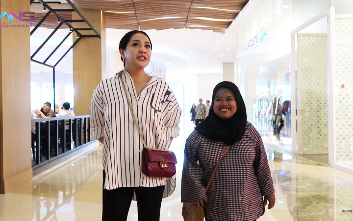 Akhirnya Terungkap, Harga Kado Make-Up Nagita Slavina Untuk Vlogger Kekey Bikin Syok