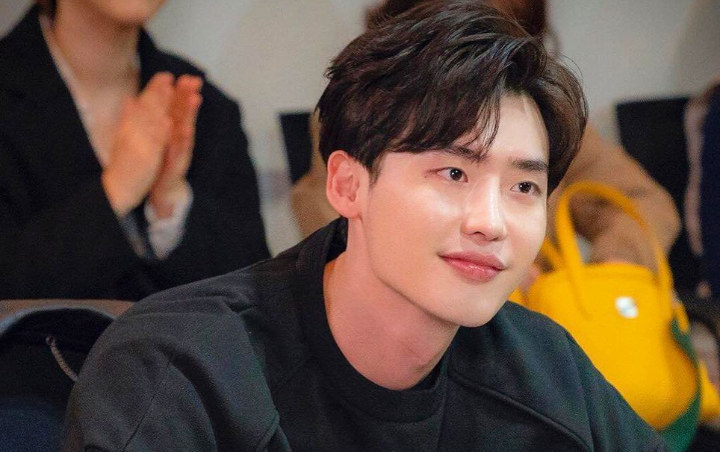 Unggah Foto Perdana Sejak Kejadian di Jakarta, Lee Jong Suk Tuai Komentar Ini