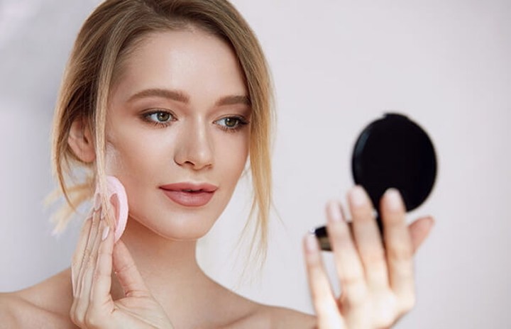 Es Batu Bisa Bantu Memperbaiki Riasan Wajah Agar Terlihat Flawless