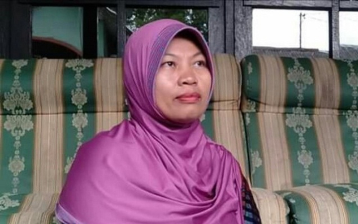 Kejaksaan Agung Tunda Penahanan, Baiq Nuril Banjir Air Mata Laporkan Eks Kepsek