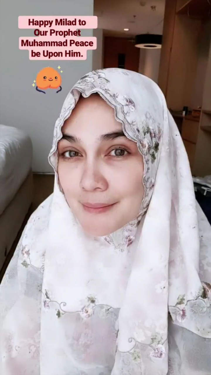 Foto Pakai Mukena