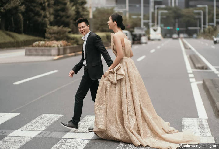 Baim Wong Ajak Paula Verhoeven Nyebrang di Jalanan Jepang