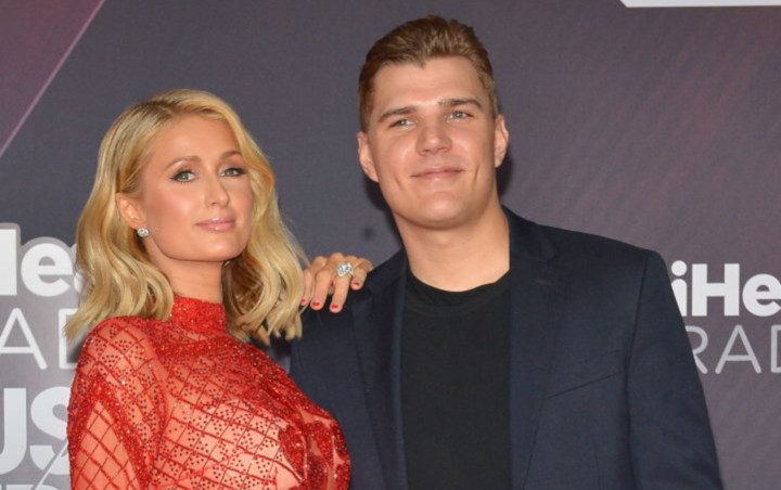 Dirumorkan Segera Menikah, Paris Hilton Justru Putus dari Chris Zylka