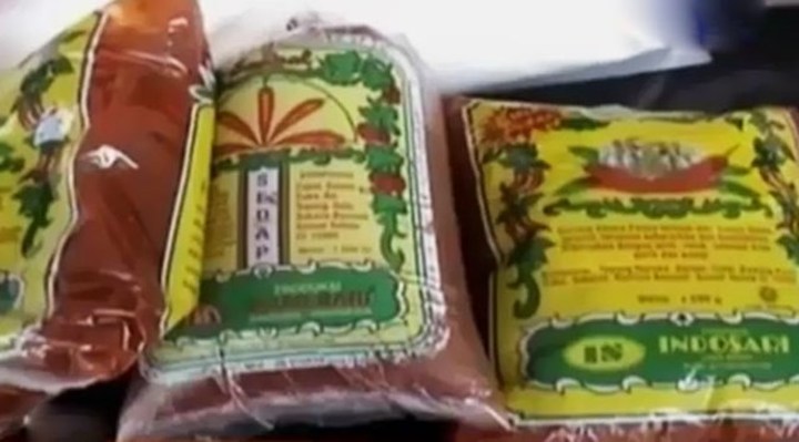 Saus Sambal Palsu dari Bahan Busuk
