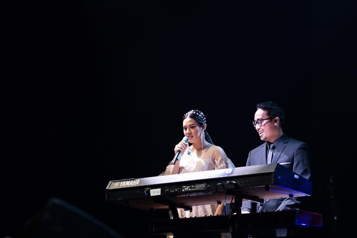 Raisa Bersama Sang Keyboardist
