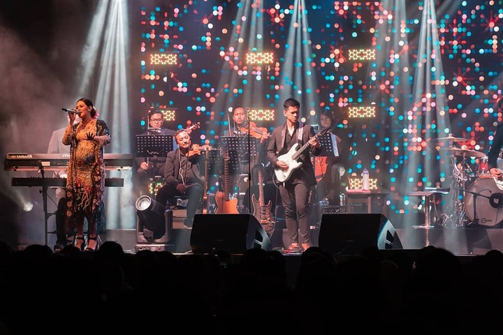 Perkenalkan 'Sang Bayi' di Tengah Konser