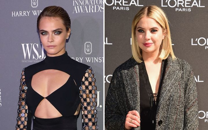 Pakai Cincin Sama, Cara Delevingne dan Ashley Benson Dikabarkan Sudah Menikah