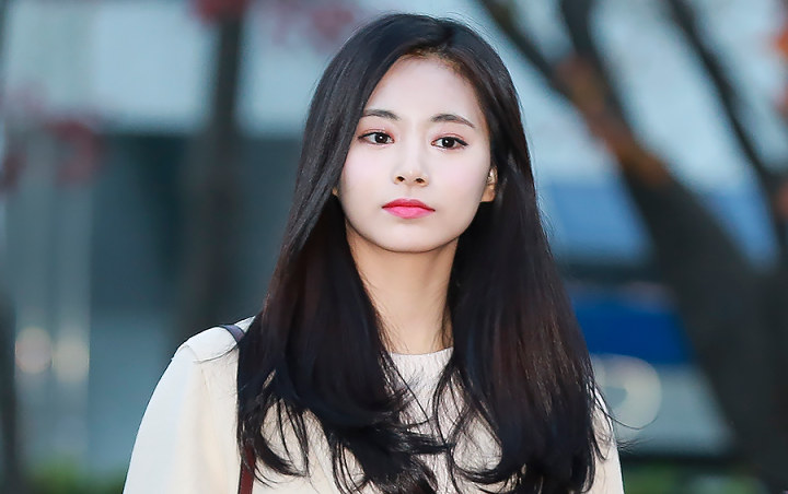 JYP Entertainment Umumkan Tzuyu Twice Tak Ikut Jumpa Fans Karena Sakit