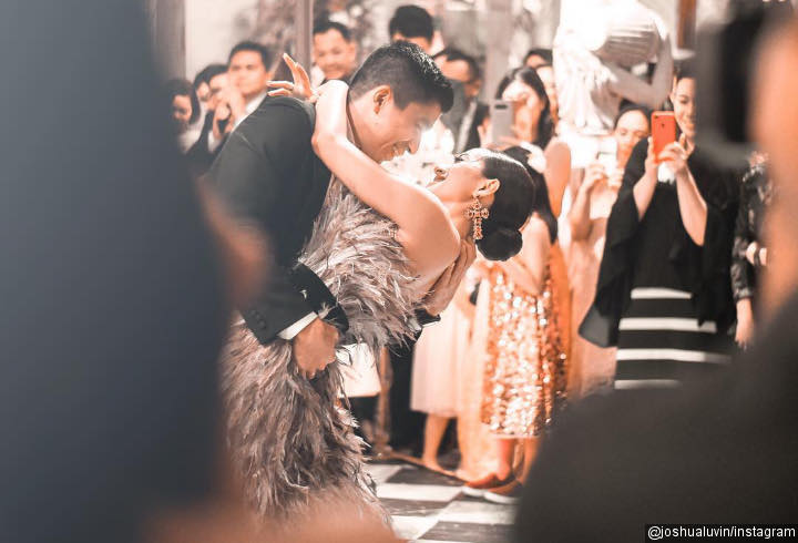 Lolita Agustine dan Beno Menikmati Momen Dansa di Resepsi Pernikahan