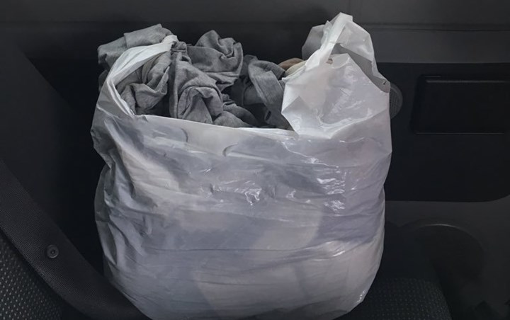 Kantung Plastik untuk Baju Kotor dan Sampah