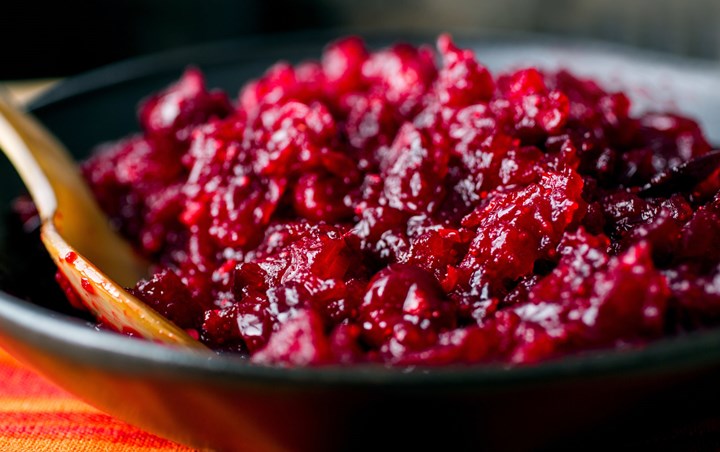 Darah Menstruasi Berwarna Merah Tua Mirip Cranberry