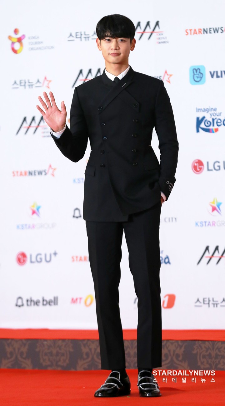 Minho SHINee Datang Sebagai Aktor di Asia Artist Awards 2018
