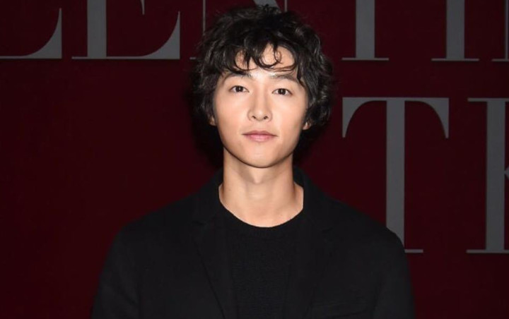 Agak Gondrong, Gaya Rambut Baru Song Joong Ki Tuai Cibiran Netter