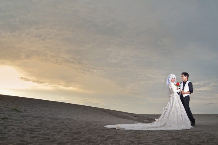 Foto Prewedding di Taman Gumuk Pasir Parangtritis