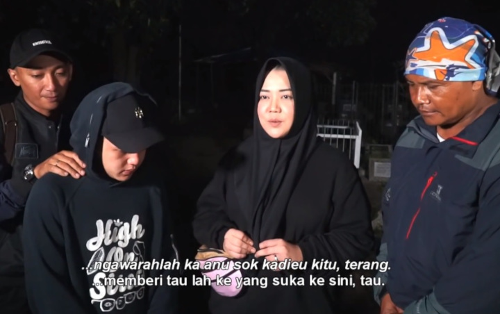 Trending di YouTube, Risa Saraswati Kunjungi 'Teman-Teman' di Pemakaman