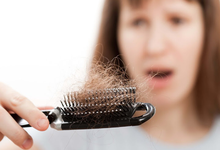 Rambut Menjadi Rontok Akibat Sering Diwarnai