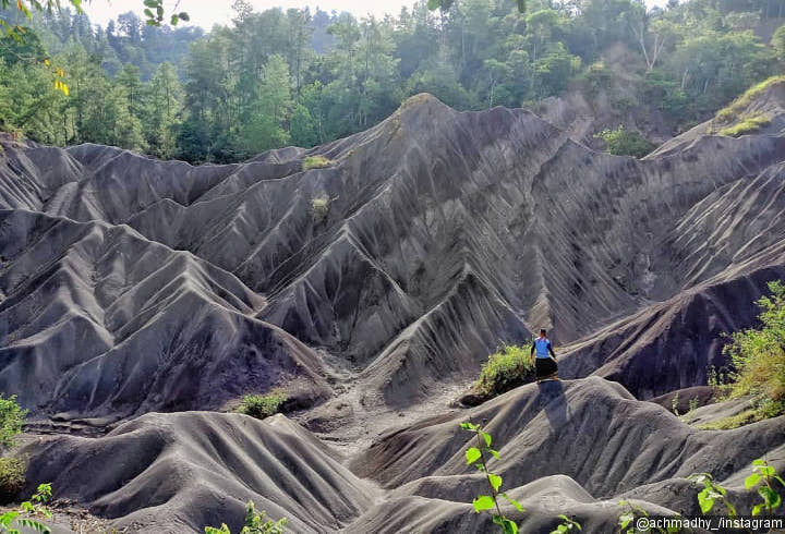 Indahnya Panorama Gumuk Pasir Sumalu di Toraja