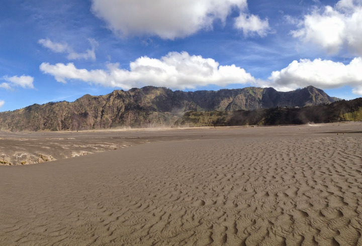 Keindahan Pasir Berbisik Bromo yang Tak Pernah Pudar