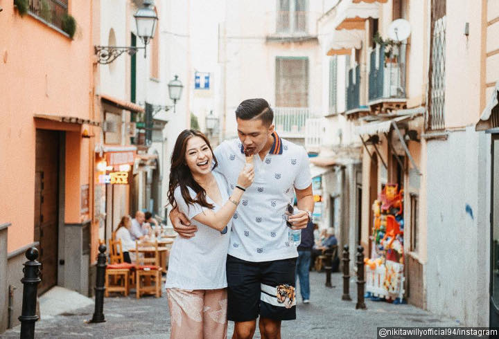 Menikmati Es Krim Saat Berlibur di Sorrento, Italia