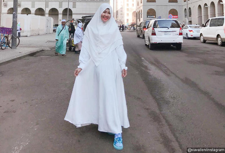 Pamer Pose Di Jalanan Madinah, Via Vallen Mirip Bidadari Surga Nih