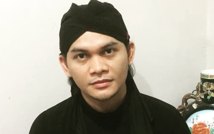 Ramalan Mbah Mijan Soal Jalan Terbelah 'Terbukti', 2019 Marak Artis Cerai dan Lesbian?