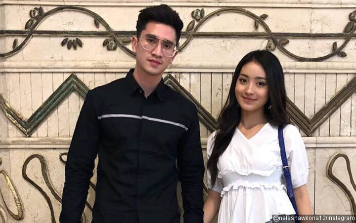 Verrell Bramasta Pose Gendong Manja Natasha Wilona, Netter Cibir Bak Suami Istri