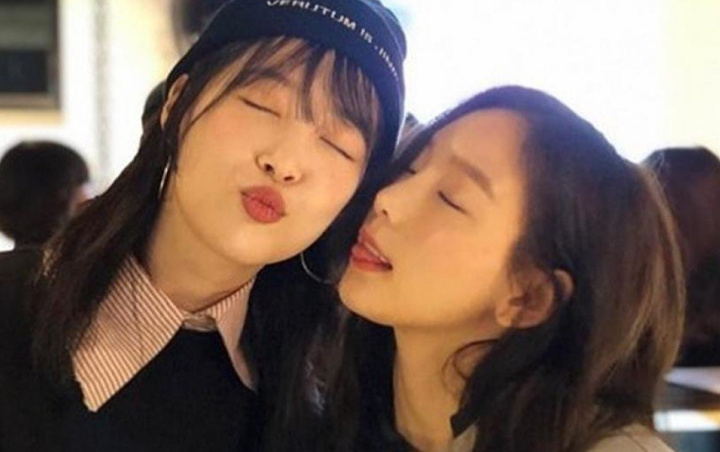 Sulli dan Tae Yeon Kenang Masa-Masa Manis Saat Tinggal Bareng